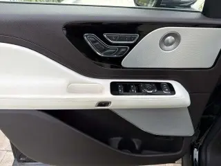 Lincoln Aviator 2021 AWD Black Label Gran Turismo 4p SUV