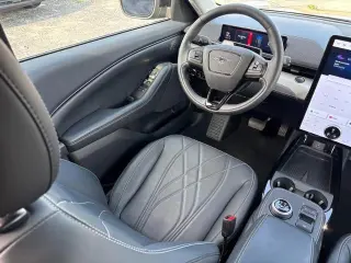 Ford Mustang Mach-E 2023 AWD Select 4p SUV