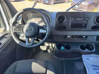 Mercedes-Benz Sprinter 2021 4x2 2500 3p 144 pulg. Caravana de carga (motor diésel I4 de 2.0L)