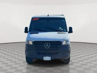 Mercedes-Benz Sprinter 2021 4x2 2500 3p 144 pulg. Caravana de carga (motor diésel I4 de 2.0L)