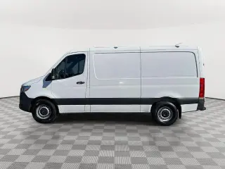 Mercedes-Benz Sprinter 2021 4x2 2500 3p 144 pulg. Caravana de carga (motor diésel I4 de 2.0L)