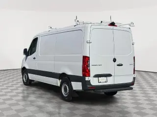 Mercedes-Benz Sprinter 2021 4x2 2500 3p 144 pulg. Caravana de carga (motor diésel I4 de 2.0L)