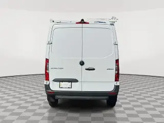Mercedes-Benz Sprinter 2021 4x2 2500 3p 144 pulg. Caravana de carga (motor diésel I4 de 2.0L)