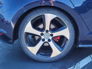 Volkswagen Golf GTI 2017 S 4dr Hatchback 6A