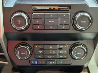 Ford F-150 2019 4x4 XL 4dr SuperCrew 5.5 ft. SB
