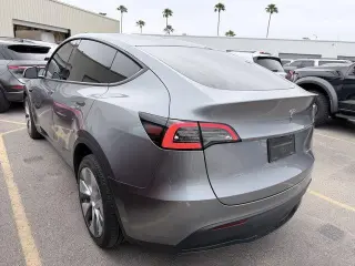 Tesla Model Y 2024 4x4 Long Range 4p Crossover