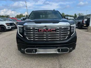 GMC Sierra 1500 2022 4x4 Denali 4dr Crew Cab 5.8 ft. SB