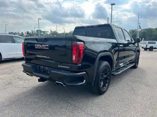GMC Sierra 1500 2022 4x4 Denali 4dr Crew Cab 5.8 ft. SB