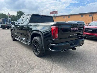 GMC Sierra 1500 2022 4x4 Denali 4dr Crew Cab 5.8 ft. SB