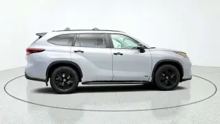 Toyota Highlander Hybrid 2024 AWD XLE 4dr SUV
