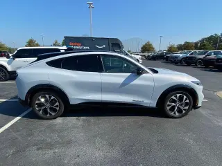 Ford Mustang Mach-E 2021 Premium SUV de 4 puertas