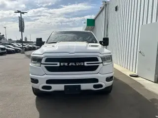 Camioneta Ram 1500 2021 4x4 Laramie 4dr Crew Cab 5.6 ft. SB Pickup