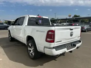 Camioneta Ram 1500 2021 4x4 Laramie 4dr Crew Cab 5.6 ft. SB Pickup