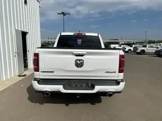 Camioneta Ram 1500 2021 4x4 Laramie 4dr Crew Cab 5.6 ft. SB Pickup