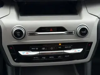 Ford Explorer 2023 AWD XLT 4dr SUV