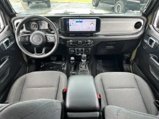 Jeep Wrangler 2025 4x4 Sport 4p SUV