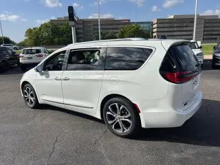 Chrysler Pacifica 2024 AWD Pinnacle 4dr Mini-Van