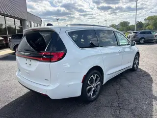 Chrysler Pacifica 2024 AWD Pinnacle 4dr Mini-Van