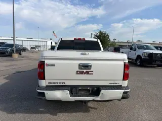 GMC Sierra 1500 2015 4x4 Denali 4p Crew Cab 5.8 ft. CB