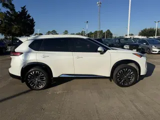 Nissan Rogue 2024 Platinum 4pt Crossover