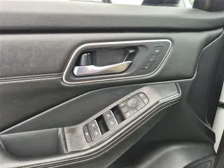 Nissan Rogue 2024 Platinum 4pt Crossover