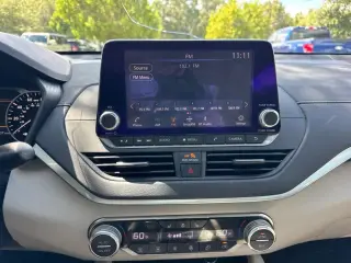 Nissan Altima 2019 2.5 SV 4dr Sedán