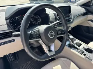 Nissan Altima 2019 2.5 SV 4dr Sedán