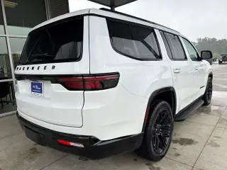 Jeep Wagoneer 2024 4x4 Serie III 4p SUV