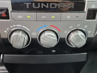 Toyota Tundra 2018 4x2 SR 4 puertas doble cabina pickup doble caja (4.6L V8)