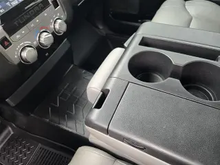 Toyota Tundra 2018 4x2 SR 4 puertas doble cabina pickup doble caja (4.6L V8)
