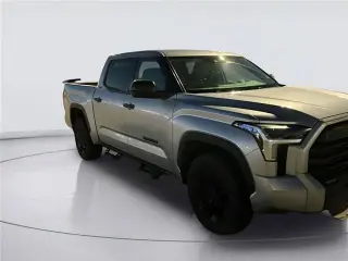 Toyota Tundra 2022 4x4 SR5 4dr CrewMax Cab Pickup SB