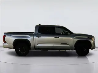 Toyota Tundra 2022 4x4 SR5 4dr CrewMax Cab Pickup SB
