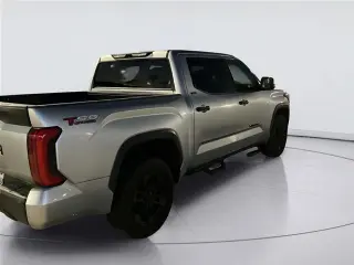 Toyota Tundra 2022 4x4 SR5 4dr CrewMax Cab Pickup SB