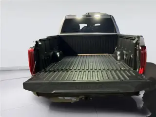 Toyota Tundra 2022 4x4 SR5 4dr CrewMax Cab Pickup SB