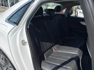 Audi A4 2017 tracción en todas las ruedas 2.0T quattro Premium Plus 4p Sedán 7A