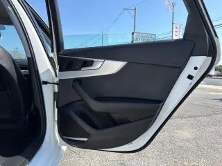 Audi A4 2017 tracción en todas las ruedas 2.0T quattro Premium Plus 4p Sedán 7A