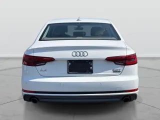 Audi A4 2017 tracción en todas las ruedas 2.0T quattro Premium Plus 4p Sedán 7A