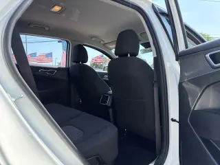 Kia Sportage Híbrido 2023 AWD LX 4dr SUV