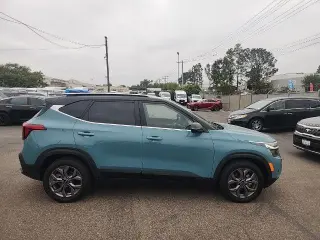 Kia Seltos 2024 S 4dr SUV