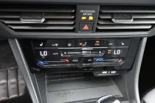 Volkswagen Jetta 2025 SE 4p Sedan