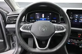 Volkswagen Jetta 2025 SE 4p Sedan