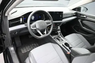 Volkswagen Jetta 2025 SE 4dr Sedán