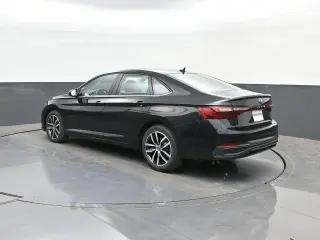 Volkswagen Jetta 2025 SE 4dr Sedán