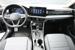 Volkswagen Jetta 2025 SE 4dr Sedán