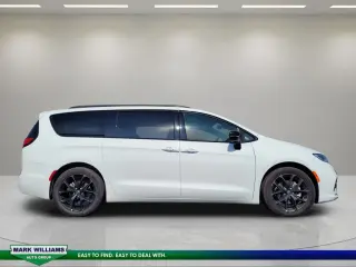 Chrysler Pacifica 2025 Limited 4dr Mini-Van