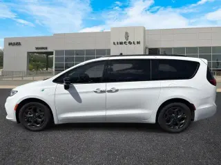 Chrysler Pacifica Híbrido enchufable 2024 Select 4dr Mini-Van