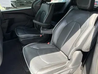 Chrysler Pacifica Híbrido enchufable 2024 Select 4dr Mini-Van