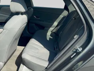 Hyundai ELANTRA 2025 SEL Conveniencia 4p Sedan