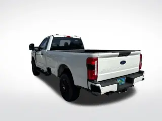 Ford F-350 Super Duty 2023 4x4 XL 2dr Cabina Estándar 8 ft. LB SRW Pickup