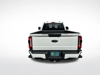 Ford F-350 Super Duty 2023 4x4 XL 2dr Cabina Estándar 8 ft. LB SRW Pickup